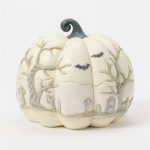 Jim Shore 6016636 Halloween Pumpkin with Bats Flying Figurine 8" - Image 3